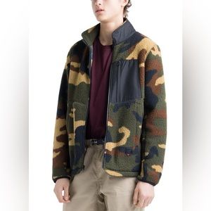 Herschel‎ Supply co. Men’s camo fleece zip jacket Sherpa sweater sz M
